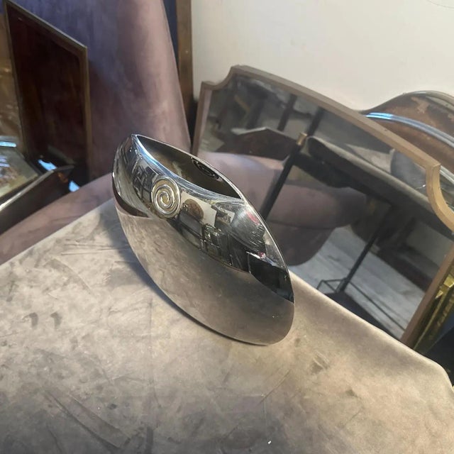 A Rare 1980s Minimalist Silver Plated Vase by Lino Sabattini For Sale - Image 6 of 11
