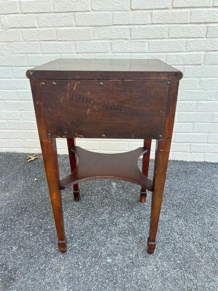 Early 20th Century Federal Style Mahogany 2 Tier Side Table or