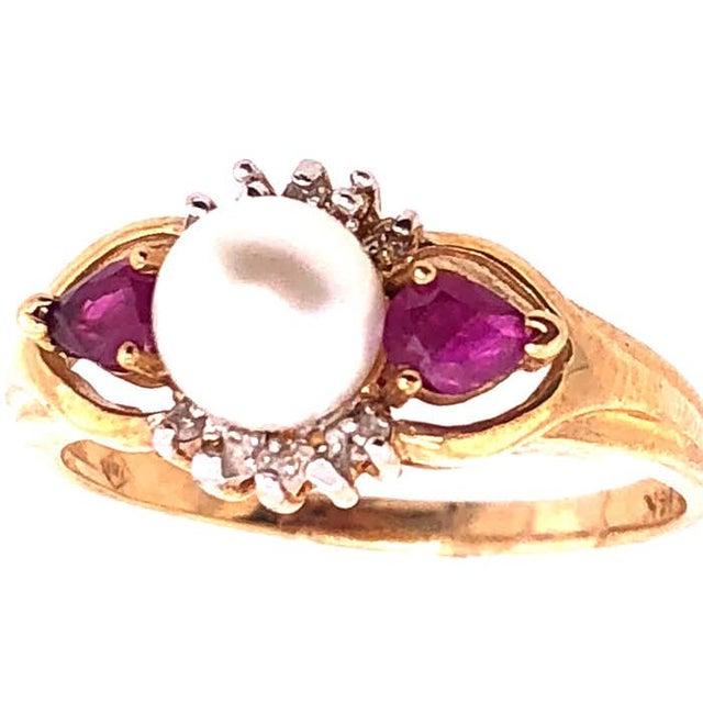 14 Karat Yellow Gold Pearl Solitaire Ring With Ruby and Diamond Accents For Sale In New York - Image 6 of 8