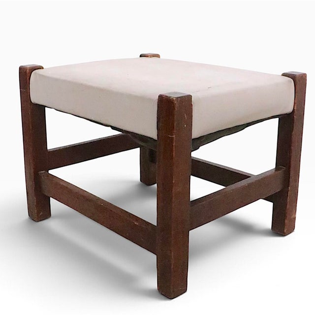 Arts and Crafts, Mission stool, ottoman, footrest, bench in the style of Stickley, Limbert, Roycroft etc, unsigned. The...