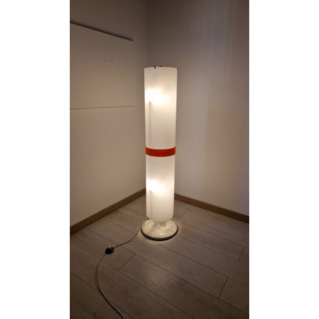 Acrylic Glass Double Floor Lamp with Orange Stripe by Gino Sarfatti for Arteluce, 1960s For Sale - Image 10 of 14