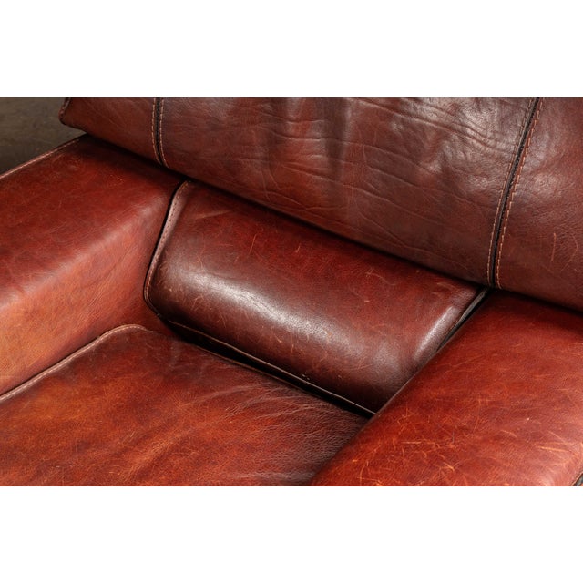 Pair of Mid 20th Century Italian-Inspired Leather Lounge Chairs in Red For Sale - Image 10 of 16
