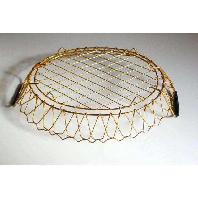 Mid-Century Modern Small Basket in Openwork Metal Wire and Gilded with Fine Gold, 1960s For Sale - Image 3 of 9