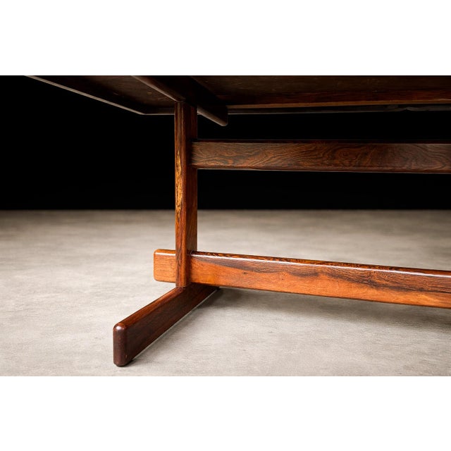 Brazilian Modern Dining Table in Rosewood by Jorge Jabour, 1960s – Lot 636A For Sale - Image 10 of 14