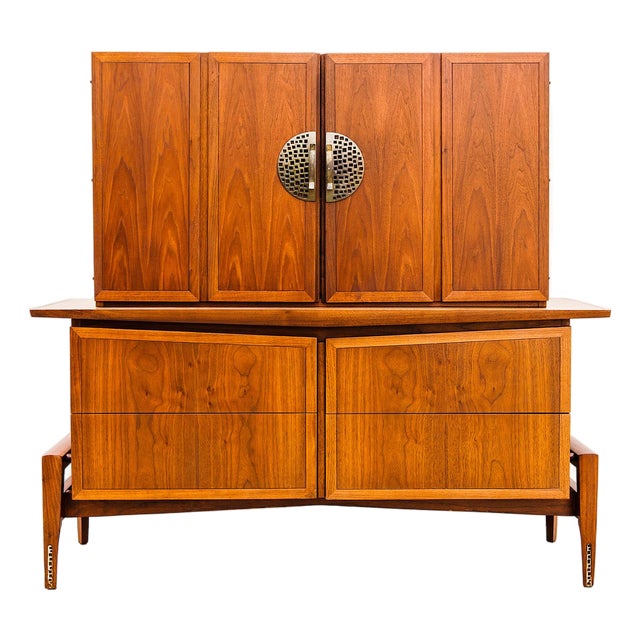 Restored 1960s Helen Hobey Mid Century Modern Walnut Highboy Dresser, Attributed For Sale