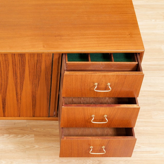 Brown Mid Century Credenza by Peter Hayward for Vanson, Attributed For Sale - Image 8 of 10