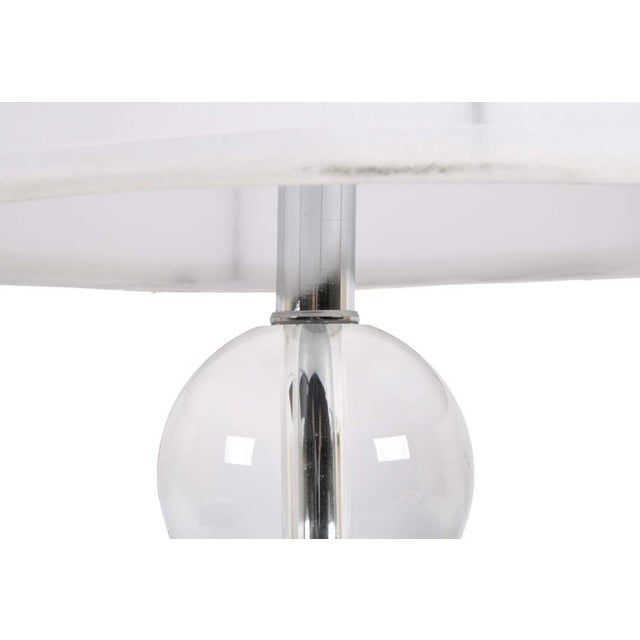 Mid-Century Modern Mid‑Century Modern Stacked Acrylic Sphere Table Lamp With Clear Orbs and White Shade For Sale - Image 3 of 4