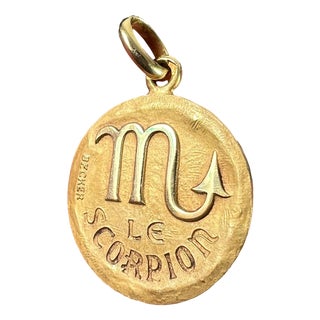French Zodiac Scorpio Starsign 18k Yellow Gold Charm Pendant from Becker, 1950s For Sale