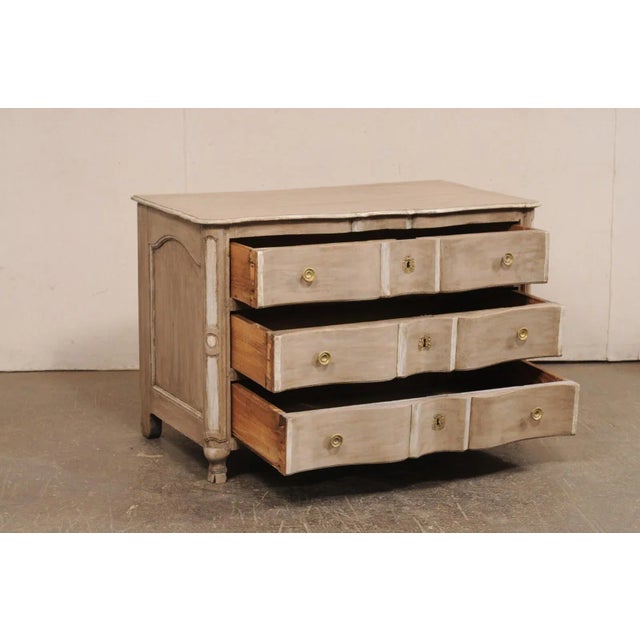 Italian 18th Century Italian Serpentine Chest with Cloven Hoof Feet For Sale - Image 3 of 12