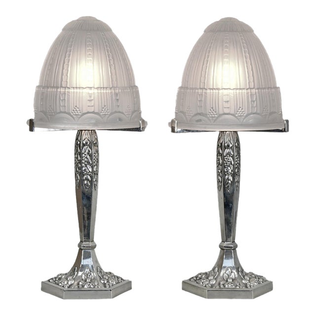 Pair of Muller Freres French Art Deco Frosted Glass & Nickeled Bronze Table Lamps - 1930s For Sale