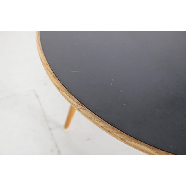 Kidney-Shaped 3-Legged Coffee Table in Wood with Black Formica Top, 1950s For Sale - Image 13 of 18