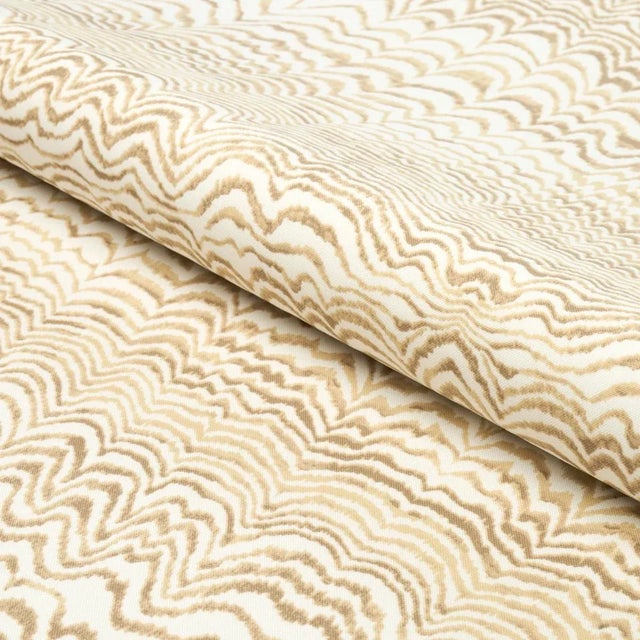 Schumacher SAMPLE - Schumacher x Trina Turk Ink Wave Print Indoor/Outdoor Fabric In Natural For Sale - Image 4 of 4