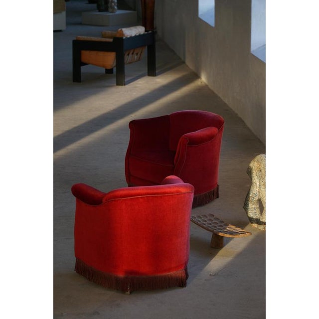 Textile Vintage Danish Curved Lounge Chairs in Deep Red Velvet with Fringes, 1940s, Set of 2 For Sale - Image 7 of 18