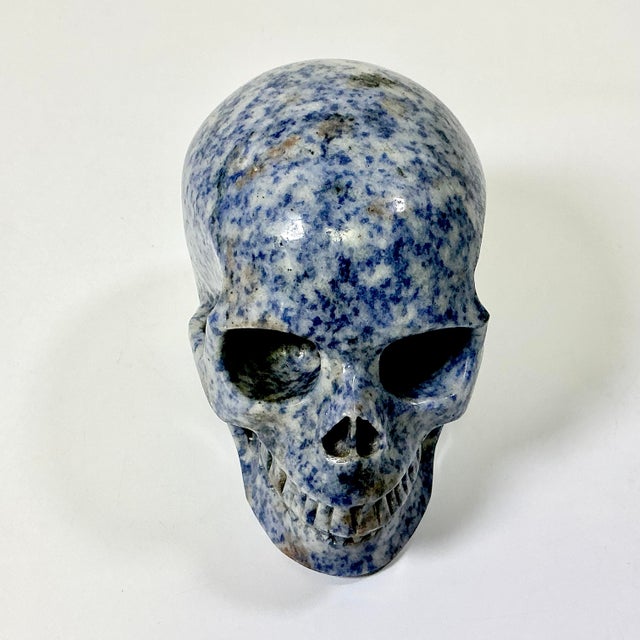 1970s Vintage Abstract Expressionism Boho Chic Hand Carved Blue Speckled Sodalite Skull Sculpture For Sale - Image 9 of 13