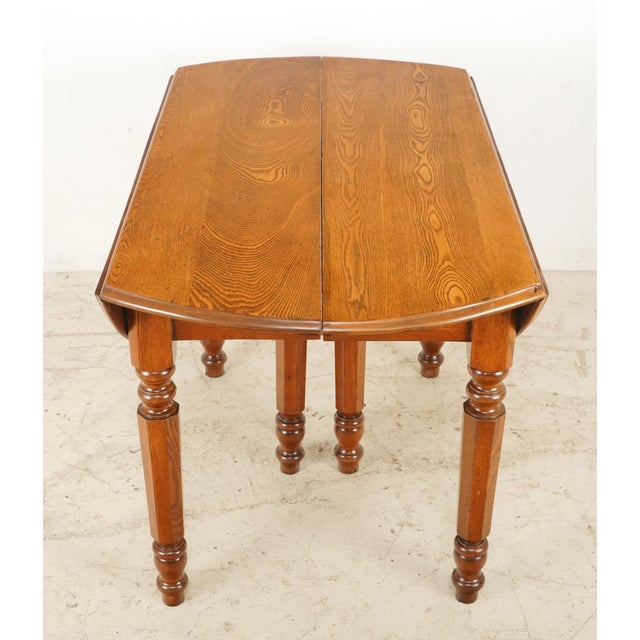 Vintage Traditional Style Expanding Oak Dining Table For Sale - Image 4 of 12