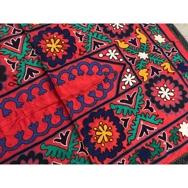 Vintage suzani fabric - handmade silk headboard * 3.8 ft x 2.8 ft ( 118 cm x 85 cm ) * floral patterns * photos taken in...