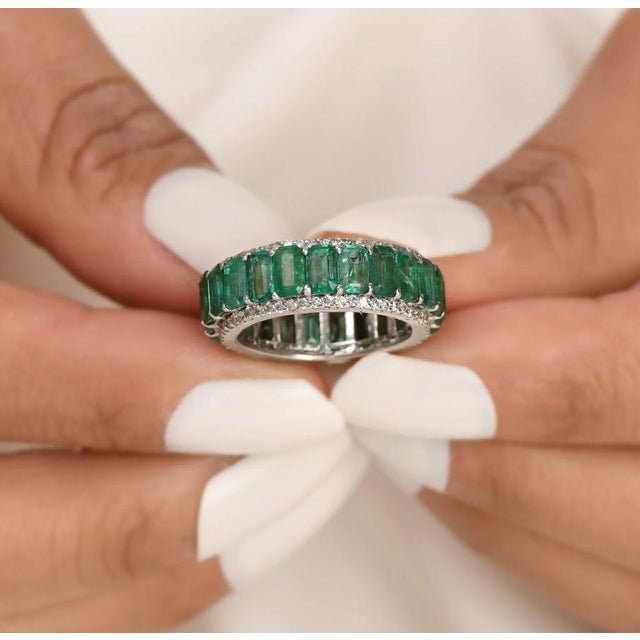 Natural 5.50 cts emerald & 0.75 cts diamond ring in 14k gold For Sale - Image 11 of 18