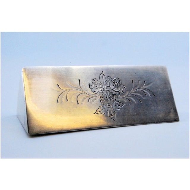 Triangular Silver Toothpick Holder with Engraved Floral Motifs, in Good conditions. Designed 1980 to 1989