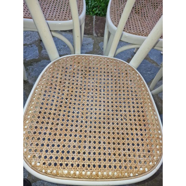 Bistro Chairs in White Painted Beech and Vienna Straw attributed to Michael Thonet, 1980s, Set of 8 For Sale - Image 11 of 16