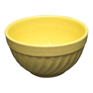 Vintage American Yellow Ware Mixing Bowl Swirl Pattern Oven Ware For Sale