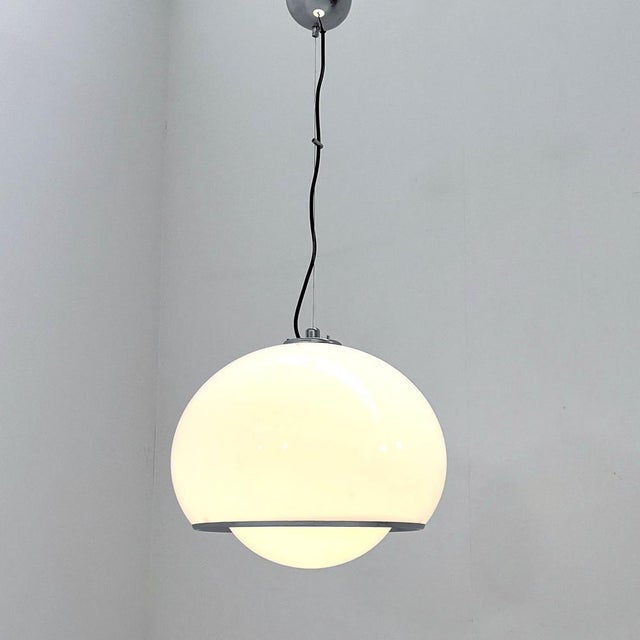 Mid-Century Modern White Bud Pendant Lamp by Studio 6G for Guzzini, 1970s For Sale - Image 3 of 7