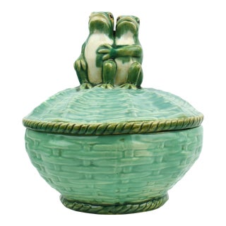 Mid 20th Century Majolica Basket Weave Design Lidded Bowl With 2 Sitting Frogs Finial For Sale