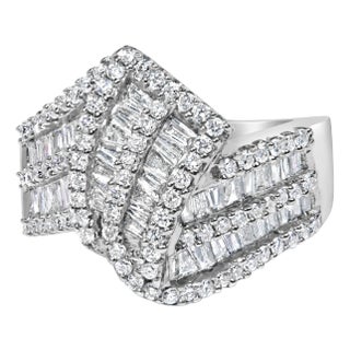 14K White Gold 1-1/2 Cttw Round and Baguette Diamond Bypass Cocktail Ring Band (H-I Color, SI1-SI2 Clarity) - Size 7 For Sale