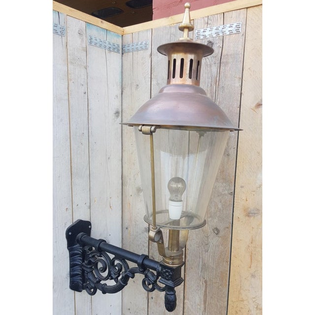 Antique Round Cast Iron and Copper Wall Lantern, in Flawless conditions. Designed from 2000 Up to 250V (Europe/UK...