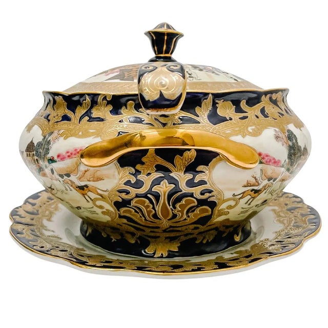 Mid-Century Chinese Export Hunting Scene Tureen With Underplate and Ladle For Sale In San Diego - Image 6 of 10