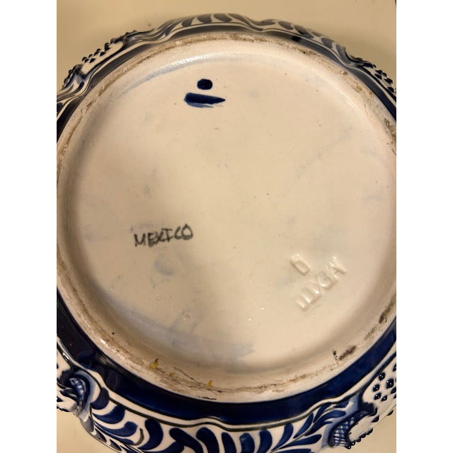 Vintage Mexican Talavera Hand-Painted Blue & White Ceramic Bowl Beautiful vintage Mexican Talavera pottery bowl, hand-...