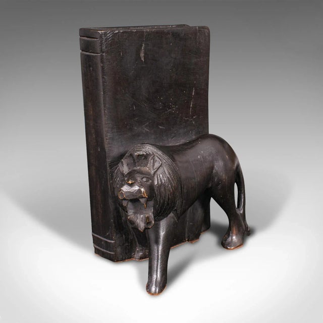 Wood 1900's Pair of Antique Carved Lion Bookends For Sale - Image 7 of 11