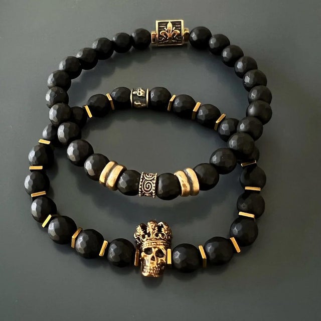 Early 21st Century Onyx Stone King Skull Men's Beaded Bracelet For Sale - Image 5 of 9