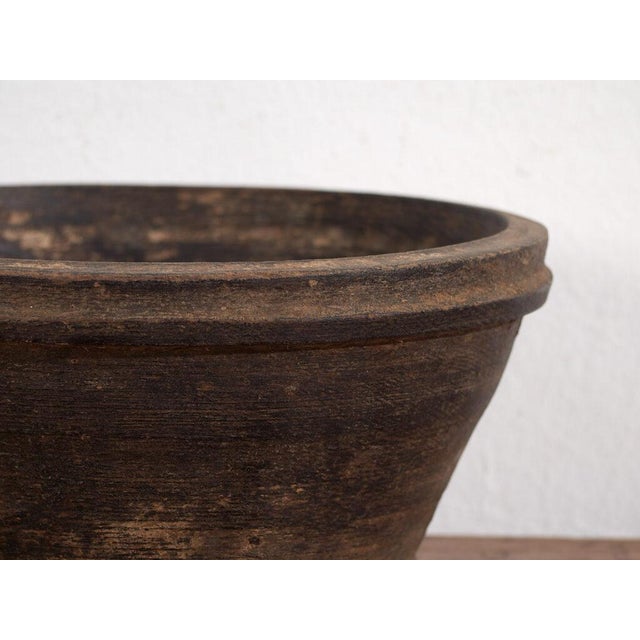 Antique Tibetan bowl (c.1900)Dimensions: Diameter: 23 cm Height: 11 cmStyle: PrimitiveMaterials and techniques: Elm...