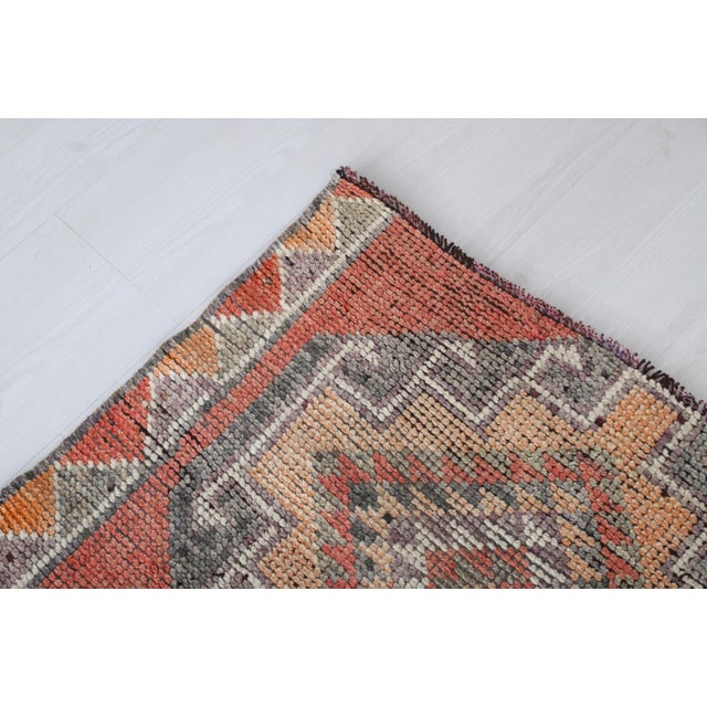 1980s Vintage Tribal Kilim Runner Rug – 10ft Bold Geometric Wool Hallway Rug For Sale - Image 5 of 7