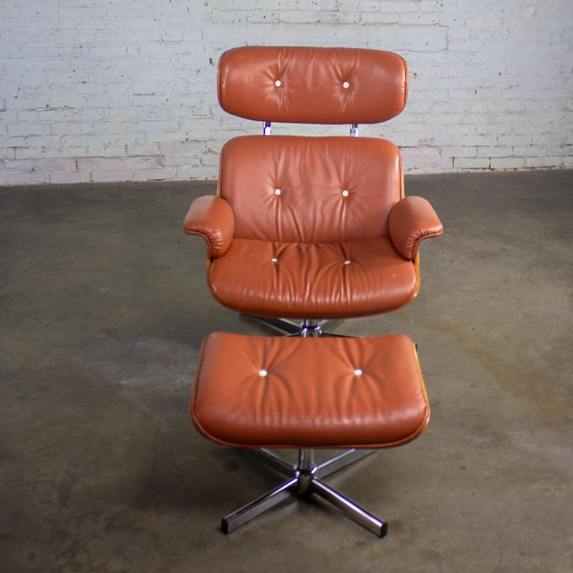 Handsome Mid Century Modern (MCM) Style Mid to Late 20th Century Plycraft Eames style lounge chair & matching ottoman...