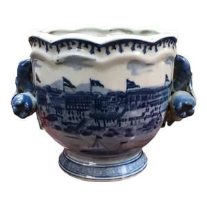 19th Century Chinese Thirteen Hongs of Canton Pot
