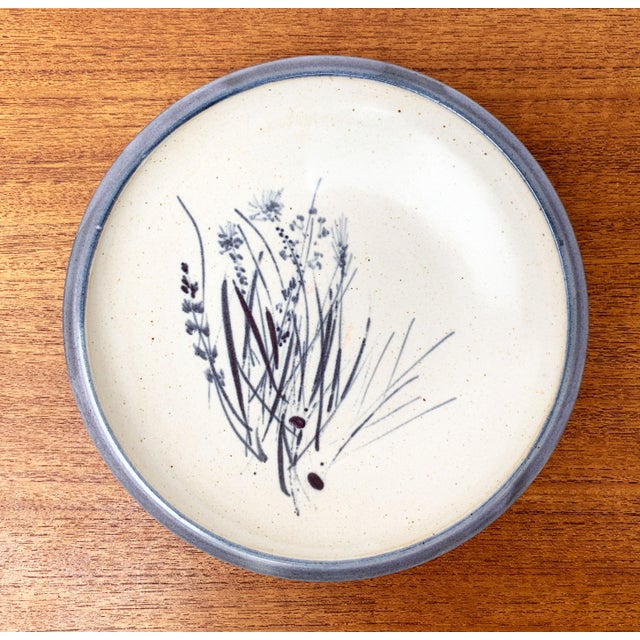 Vintage Ceramic Bowl with Flower Motifs, 1970s, in Very Good conditions. Designed 1970 to 1979