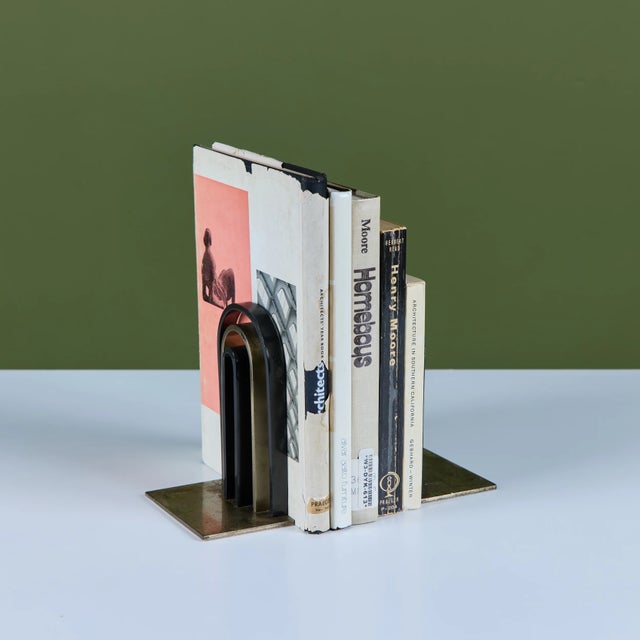 Black Pair of Arch Bookends by Walter von Nessen for Chase USA For Sale - Image 8 of 18