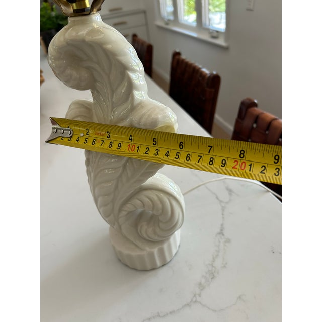 1970s Mid-Century Modern Ceramic Acanthus Leaf Lamp For Sale - Image 6 of 7