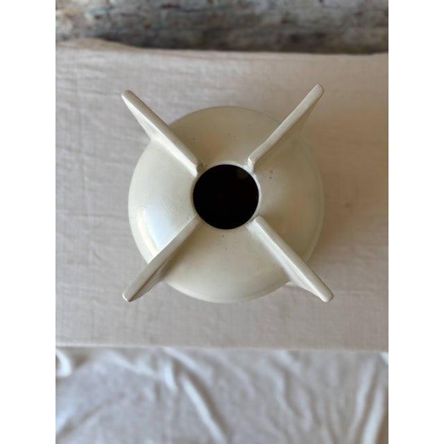 Tadelakt Round Vase Egg Shell For Sale In New York - Image 6 of 6