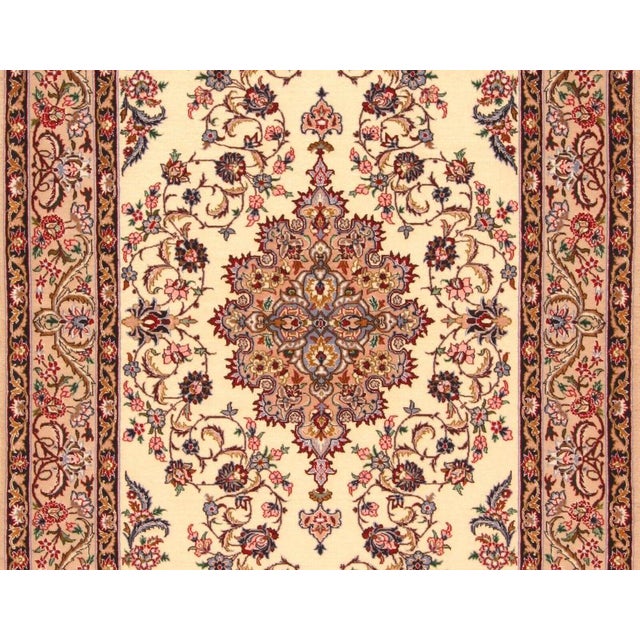 Middle Eastern Rug in Wool For Sale - Image 3 of 11