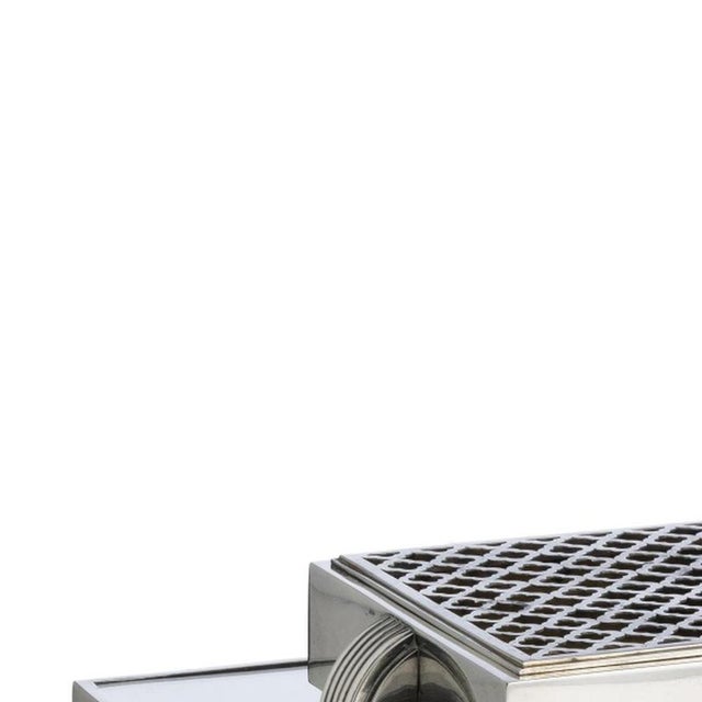 Silver - Silver Centerpiece - Art Deco (44 cm). Portuguese, 20th-century, embossed silver Art Deco piece, composed of a...