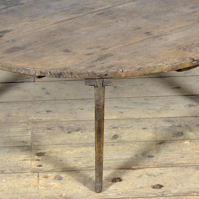 1920s Vintage Coffee Table in Pine, 1920 For Sale - Image 5 of 8