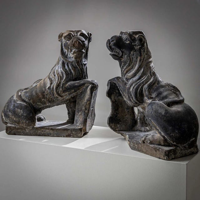 Stone Sculptures of Lions, 1701, Stone, Set of 2 For Sale - Image 7 of 7