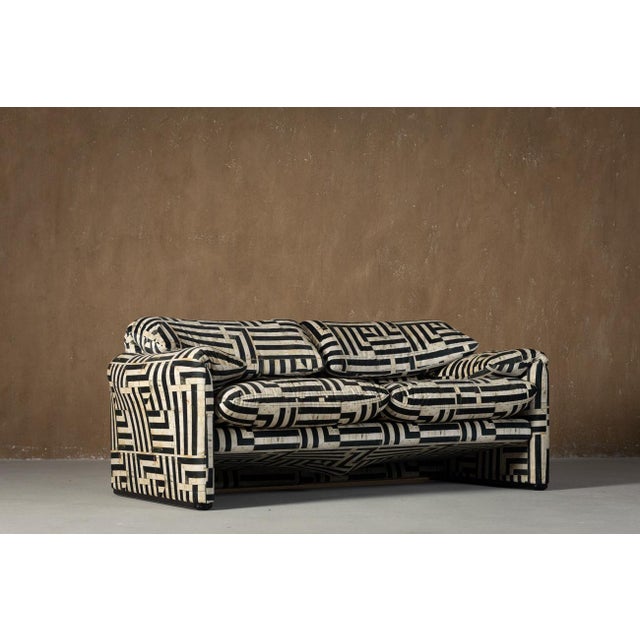 Beige Vintage Maralunga Two-Seater Sofa in Myth Velvet by Vico Magistretti for Cassina, 1970 For Sale - Image 8 of 12