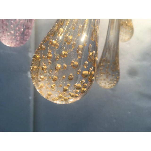 Sputnik Chandelier in Murano Glass With Gold and Pink Air Drops For Sale - Image 6 of 8