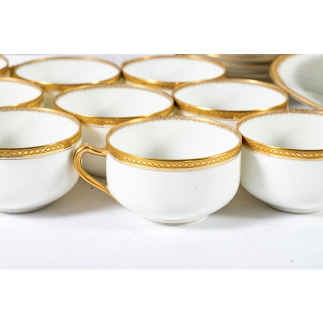 Late 20th Century Vintage Haviland Limoges Marquis French Porcelain Dinnerware China Set With Serving Pieces—74 Pieces For Sale - Image 5 of 12