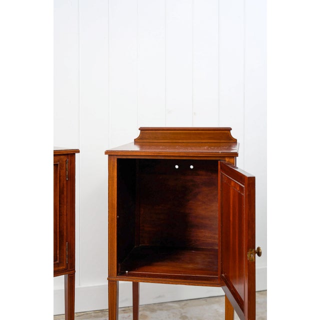 Pair of English Mahogany Bedside Cupboards (C. 1920) For Sale In Charleston - Image 6 of 14