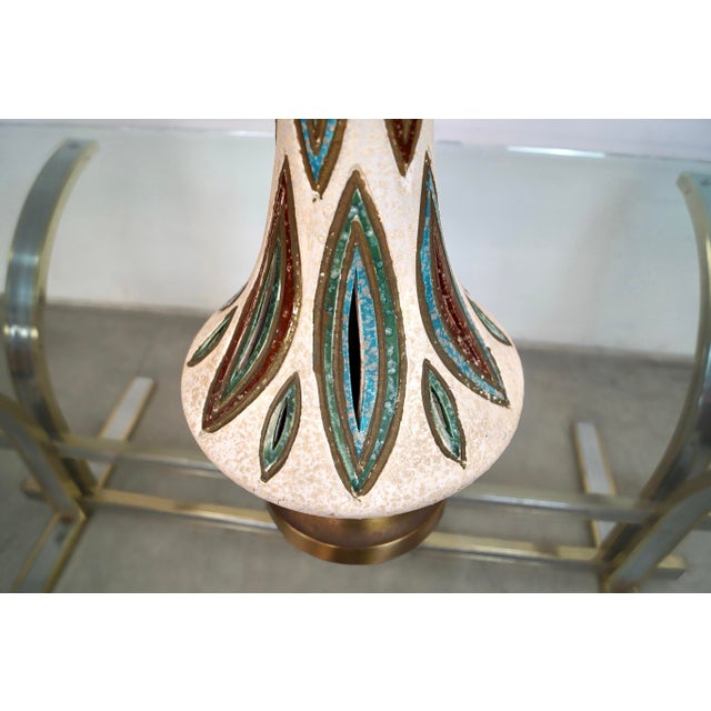 1960’s Mid-Century Modern Glazed Pottery Ceramic Table Lamp For Sale In Los Angeles - Image 6 of 12