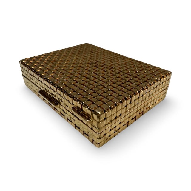 Vintage Italian 18k Gold Pill Box by UnoAErre – Woven Basket Strands For Sale - Image 12 of 12